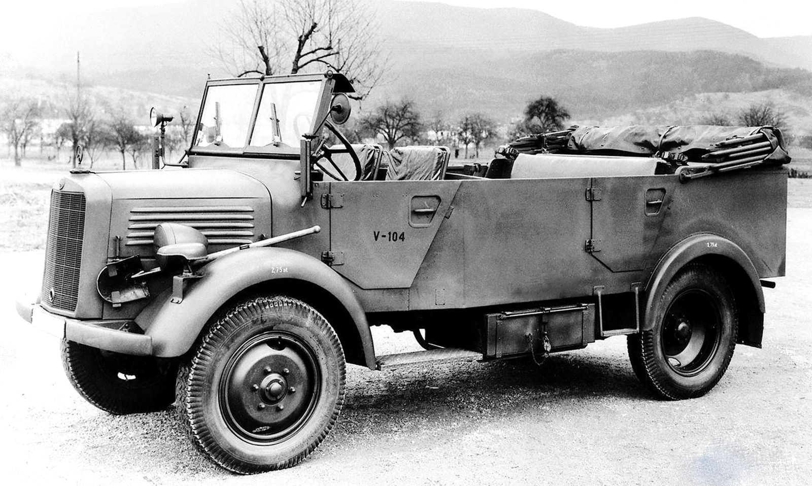 Открытый пятиместный штабной автомобиль Mercedes-Benz L1500A. 1941-1943 гг.