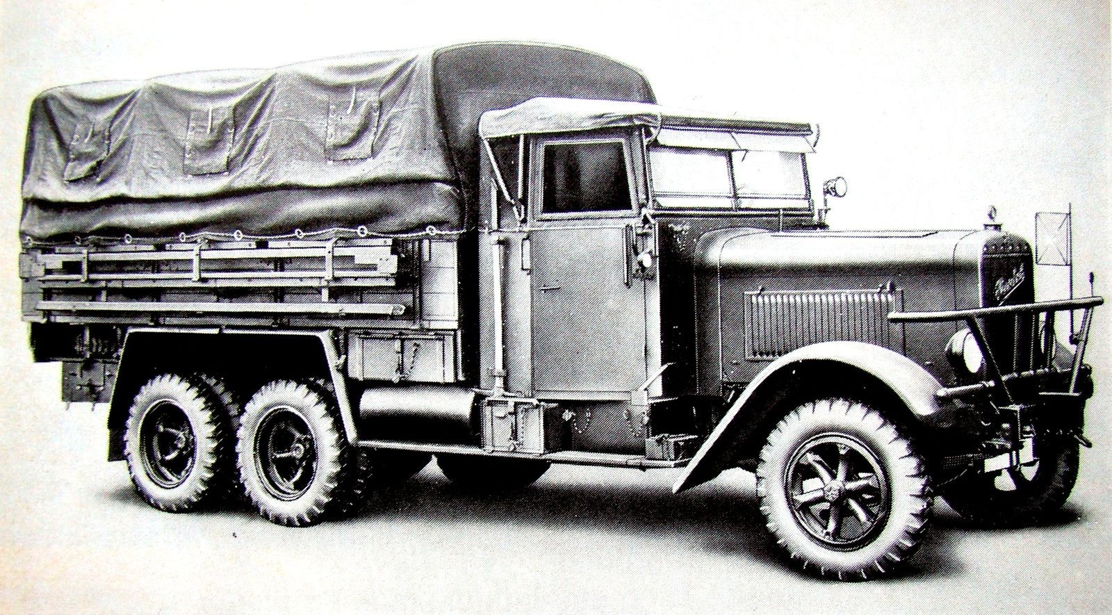 Стандартизованный трёхтонный грузовик Henschel 33D1 третьей серии. 1933-1942 гг.